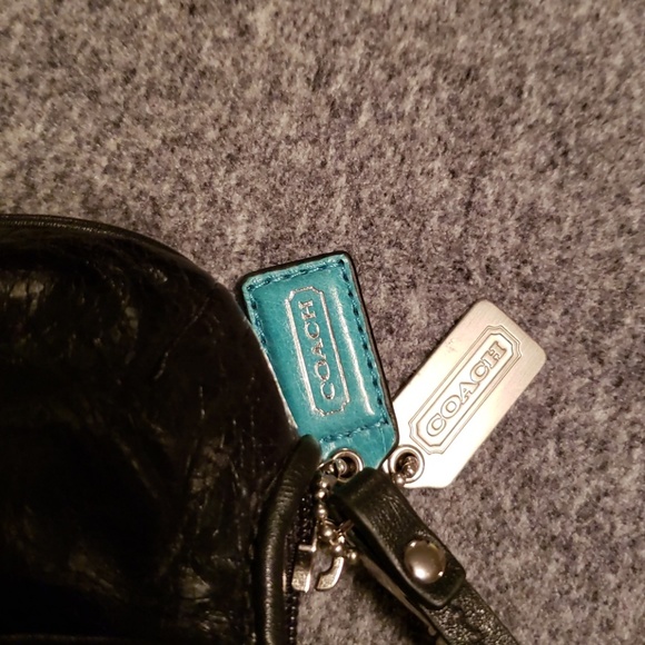 Coach black leather wristlet pouch - Picture 2 of 6